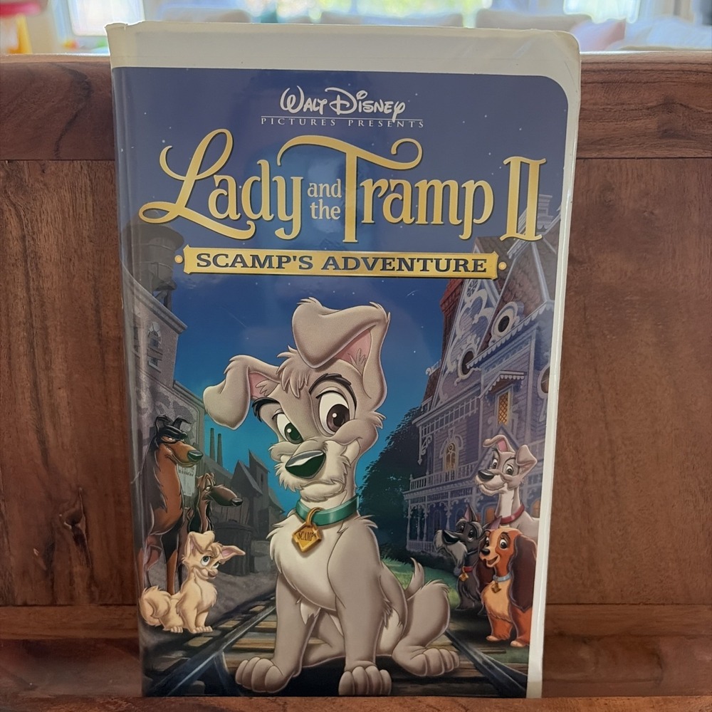Lady‎ and the Tramp 2 Disney Clamshell VHS Tape